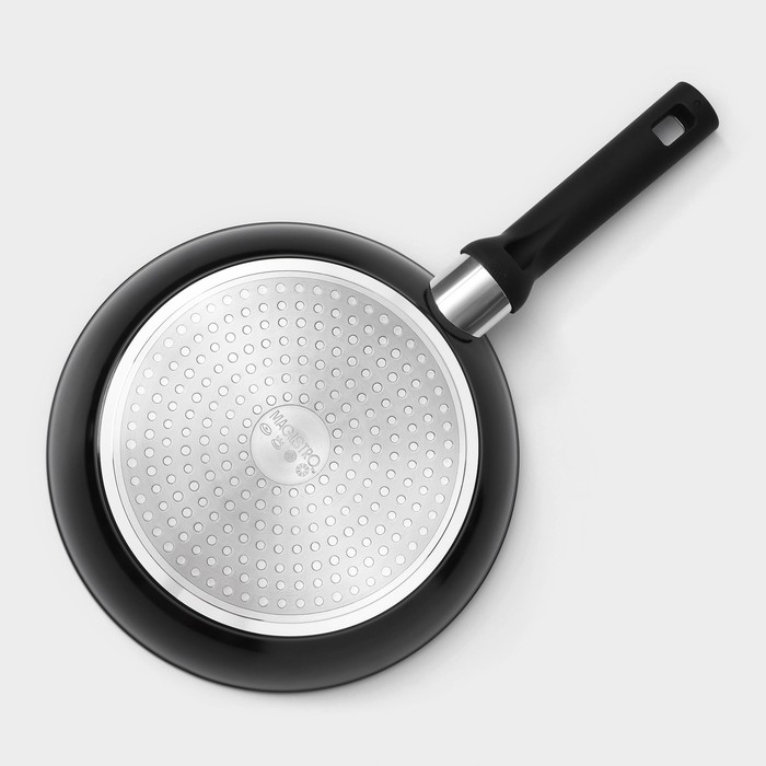 Сковорода Magistro Warrior, d=22 см, h=4,5 см, ручка soft-touch, антипригарное покрытие, индукция, цвет чёрный