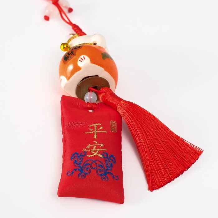 Подвеска керамика "Манэки-нэко с мешком удачи" оранжевый 3,8х4х21 см