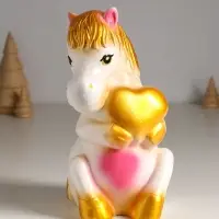 Копилка "Лошадь с сердцем" 23 см, белый с золотом Копилка "Лошадь с сердцем" 23 см, белый с золотом