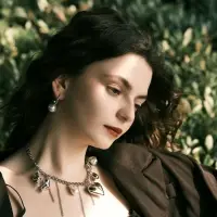 Серьги с жемчугом &laquo;Капля&raquo;, полукруг, белые в серебре