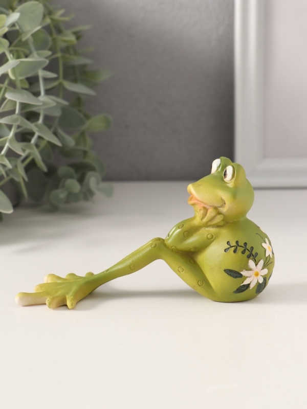 Сувенир полистоун Сувенир полистоун "Лягушонок - что же будет?" 15,5х6х7 см