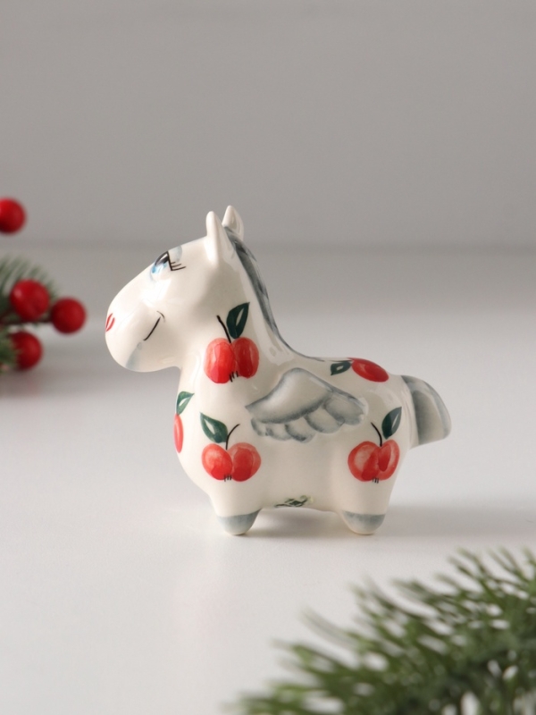 Статуэтка фарфоровая Статуэтка фарфоровая "Лошадь Пегас" /красное яблоко/, 8 см
