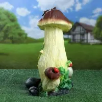Садовая фигура из полистоуна &laquo;Гриб с ягодой и улиткой&raquo;, 32.5&times;19&times;26 см