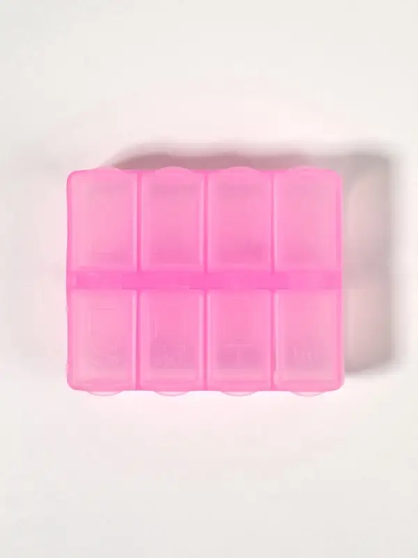 Таблетница, английские буквы, 7.4&times;6.2&times;2.1 см, 8 секций, МИКС