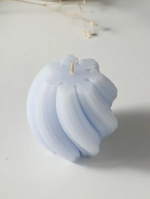 Свеча-цилиндр 9х8 см, 220 гр, с нарезкой, лаванда Свеча-цилиндр 9х8 см, 220 гр, с нарезкой, лаванда