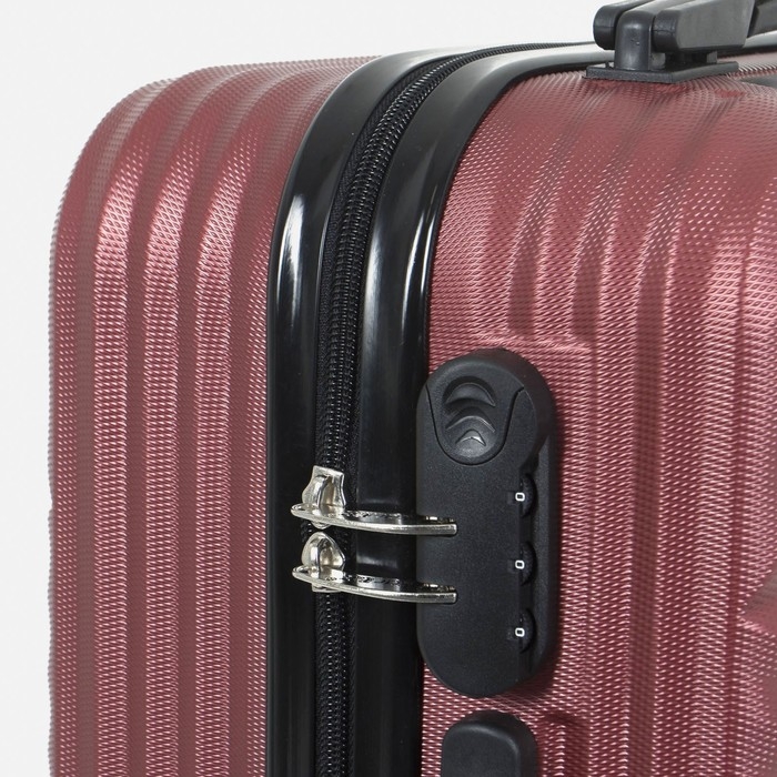 Чемодан малый 36 л (S), «Фабрика КАРТЕКС», отдел на молнии, кодовый замок, 4 колеса, цвет бордовый Чемодан малый 36 л (S), «Фабрика КАРТЕКС», отдел на молнии, кодовый замок, 4 колеса, цвет бордовый