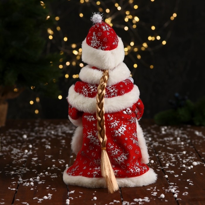 Снегурочка  Снегурочка "Пушистой шубке с бантом и фонариком" двигается, 30х14 см, красный