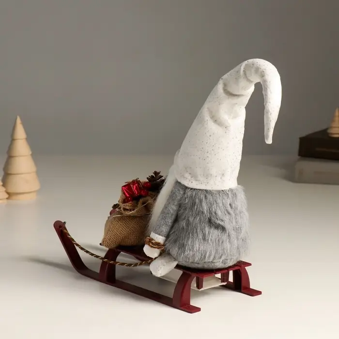 Интерьерная кукла текстильная свет &laquo;Гном в блестящем колпаке с мешком подарков на санках&raquo;, 10&times;26&times;41 см