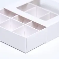 Коробка для 9 конфет, 8.7&times;8.7&times;2.5 см, тонкие разделители, белый