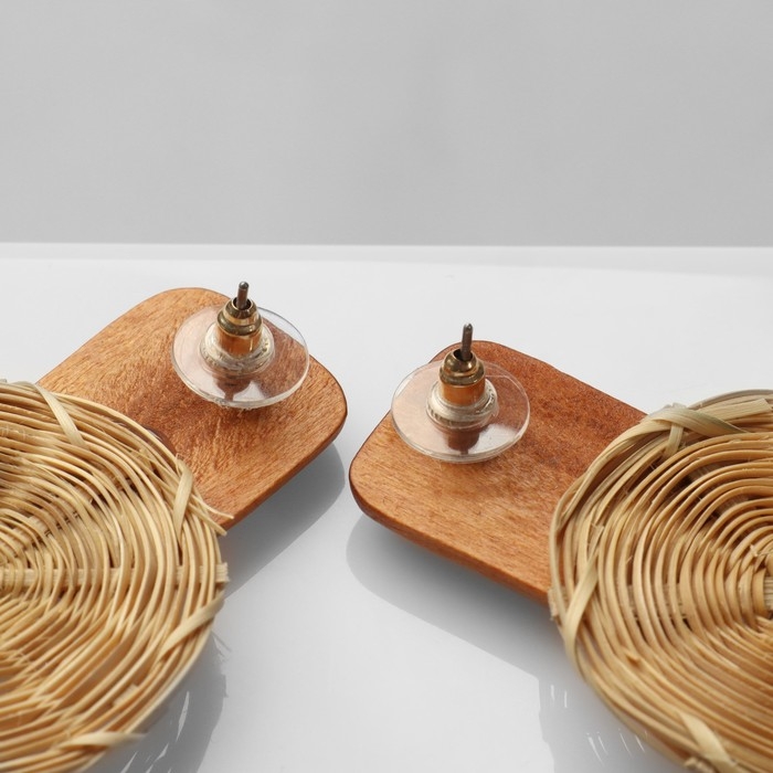 Серьги из дерева «Ваканда» стиль, плетёный диск, цвет бежево-коричневый Серьги из дерева «Ваканда» стиль, плетёный диск, цвет бежево-коричневый