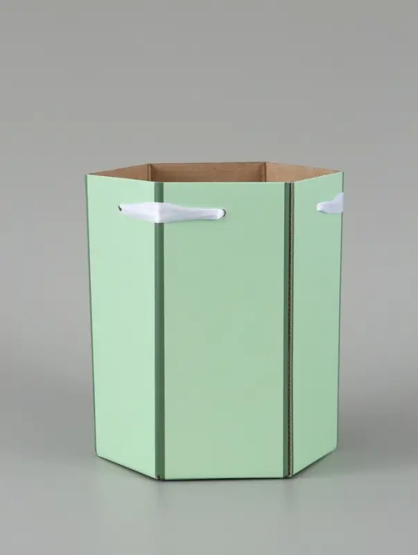 Коробка - переноска подарочная для цветов &laquo;С любовью&raquo;, 17&times;14.8&times;19.5 см, шестигранник