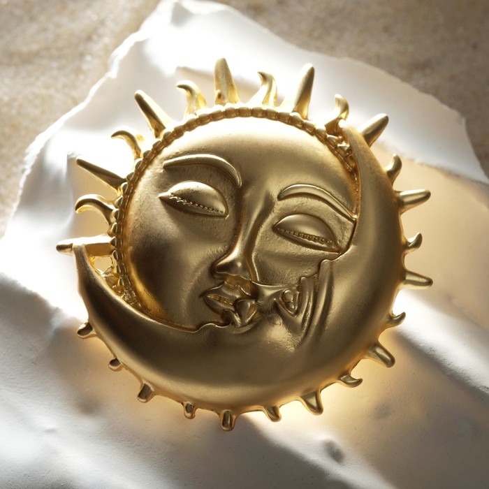 Брошь «День и Ночь», цвет матовое золото Брошь «День и Ночь», цвет матовое золото