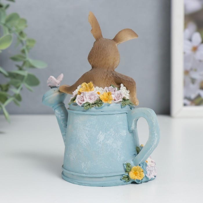 Сувенир полистоун Сувенир полистоун "Крольчонок в леечкой с цветами" 13х6,5х11,5 см