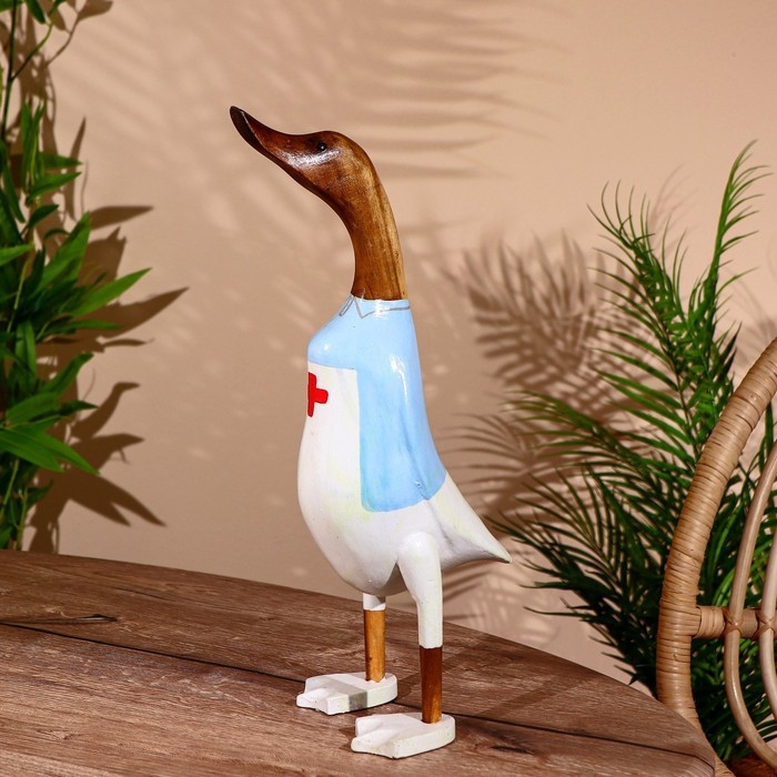 Сувенир Сувенир "Утка-врач" дерево 45 см