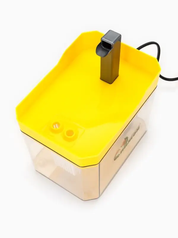 Фонтан для кошек и собак 1,5 л, 16,5 х 11,5 х 12 см, евророзетка, жёлтый Фонтан для кошек и собак 1,5 л, 16,5 х 11,5 х 12 см, евророзетка, жёлтый