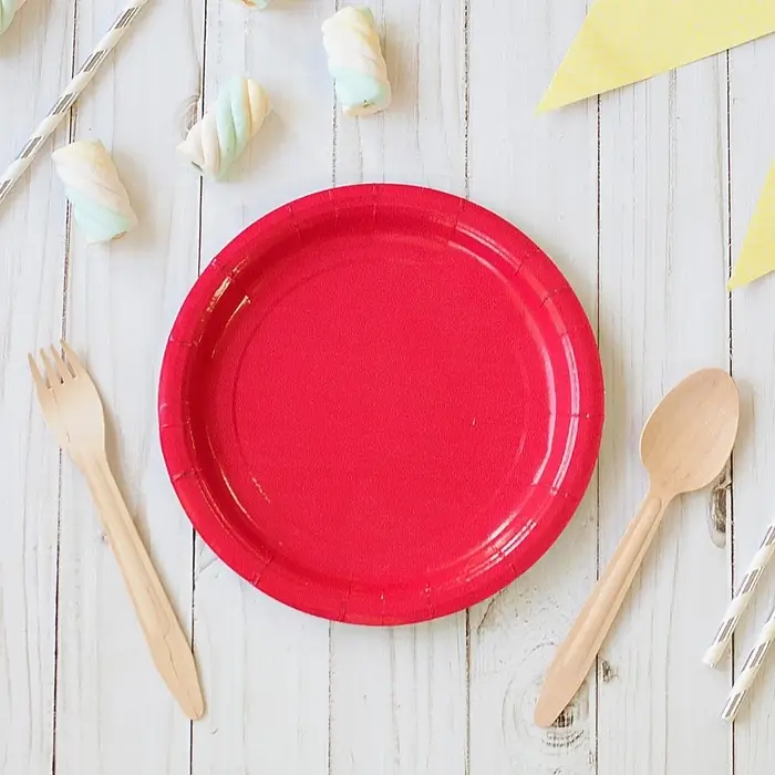 Тарелка одноразовая бумажная однотонная, красная, 18 см