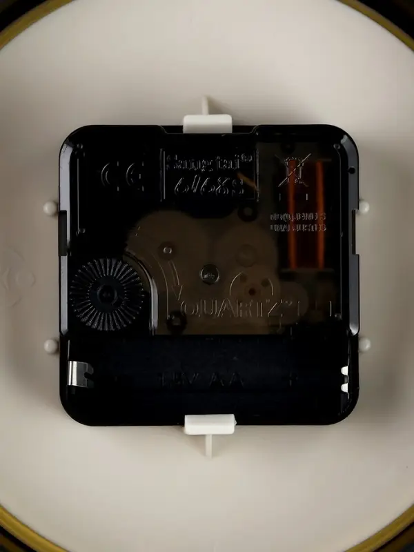 Часы настенные интерьерные &laquo;Весенние&raquo;, двусторонние, на подвесе, плавный ход, 34.5&times;22 см, d=11 см, от батареек 2&times;АА