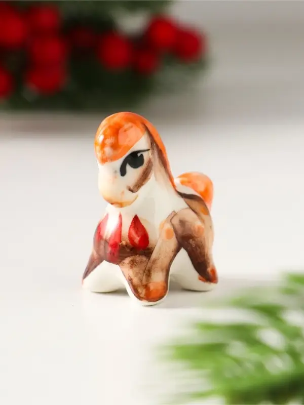 Сувенир Лошадка Кроха, 4х4х2,5 см, гжель, цвет Сувенир Лошадка Кроха, 4х4х2,5 см, гжель, цвет