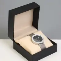 Коробочка подарочная для часов из экокожи, 10&times;10&times;6 см, (подушечка 8.3&times;8.5 см), вставка бежевая, чёрная