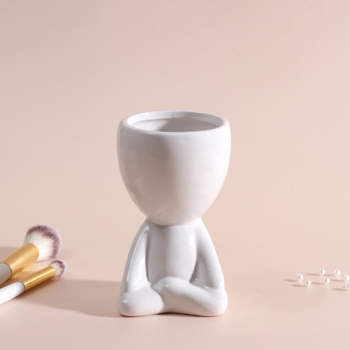 Предмет интерьера "Мистер Грин йог" 11,3*7,5*7 белый  керамика