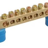 Шина N ноль на двух угловых изоляторах ШНИ-6х9-8-У2-С