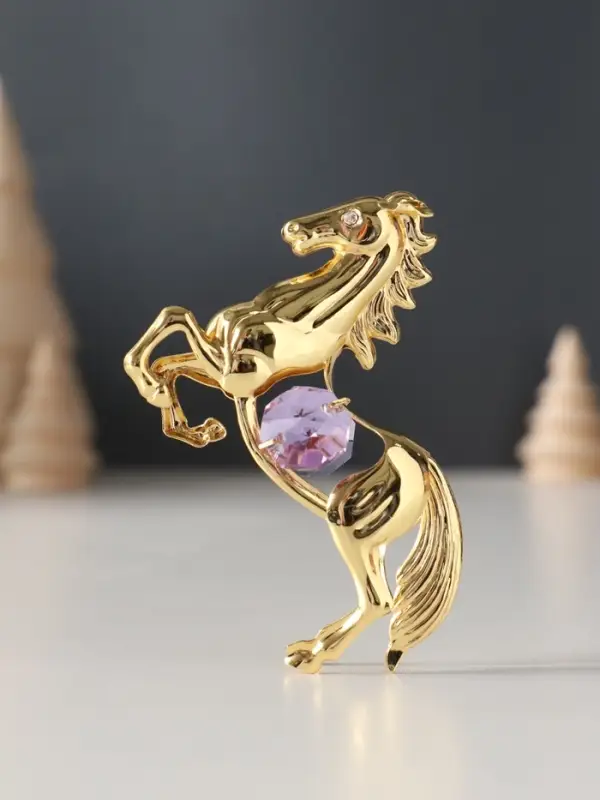 Сувенир Лошадь с 2-мя фиолетовыми хрусталиками, 5,5х2х8 см. Сувенир Лошадь с 2-мя фиолетовыми хрусталиками, 5,5х2х8 см.