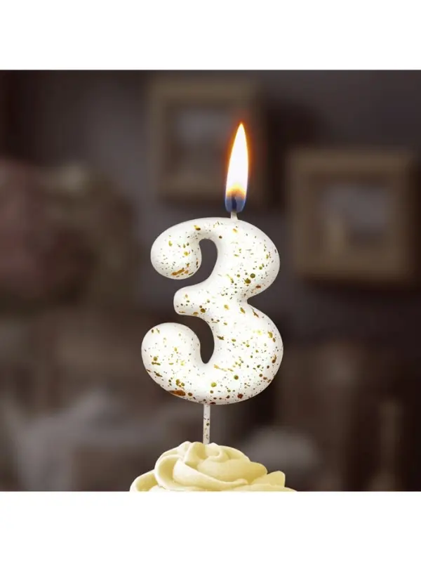 Свеча в торт "Белые брызги", цифра "3"