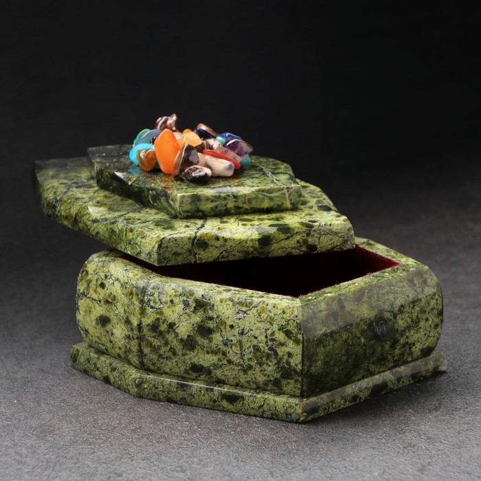 Шкатулка, 13 х 9 х 5 см, змеевик Шкатулка, 13 х 9 х 5 см, змеевик