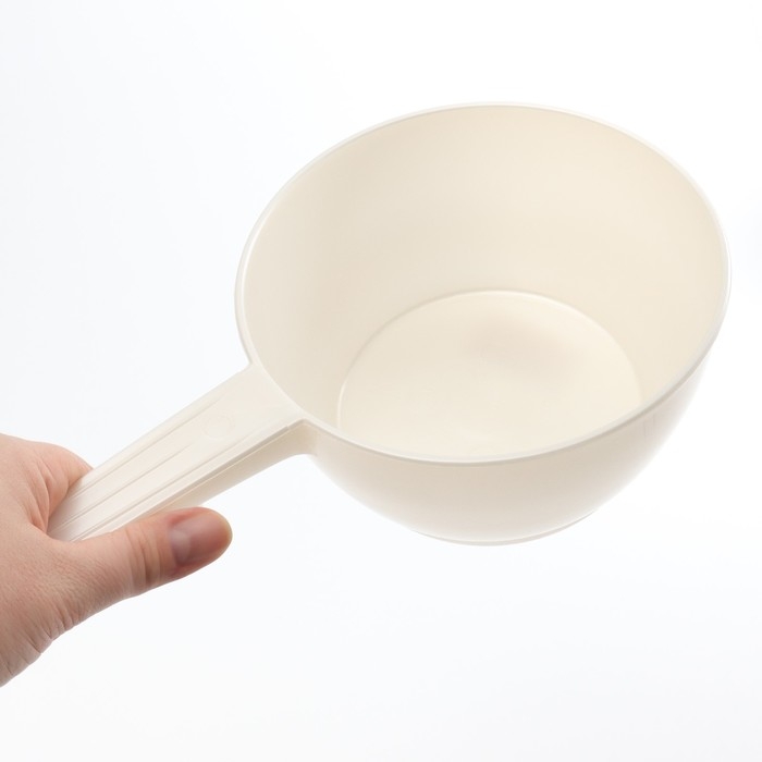 Ковш пластиковый для купания и мытья головы, детский банный ковшик, 1л., цвет белый пералмутр Ковш пластиковый для купания и мытья головы, детский банный ковшик, 1л., цвет белый пералмутр