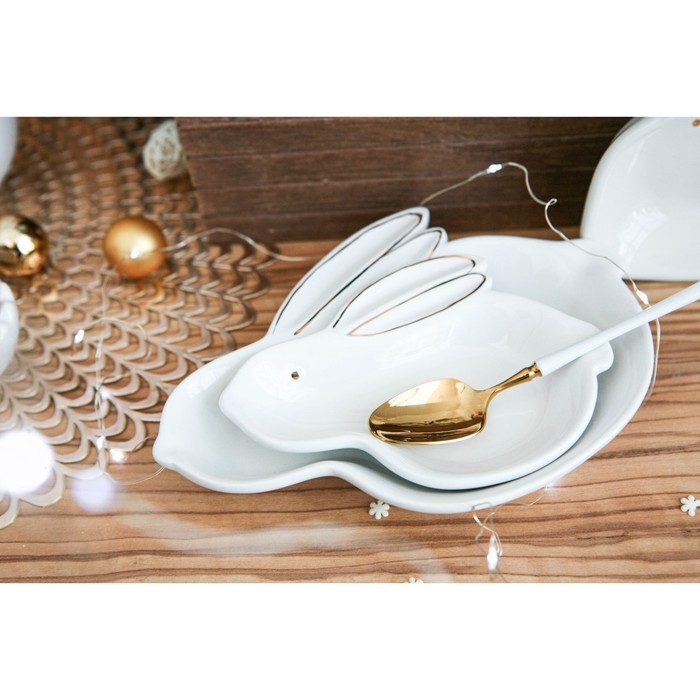 Блюдо Доляна «Зайка в золотом», 15,5×11×2,5 см, цвет белый Блюдо Доляна «Зайка в золотом», 15,5×11×2,5 см, цвет белый
