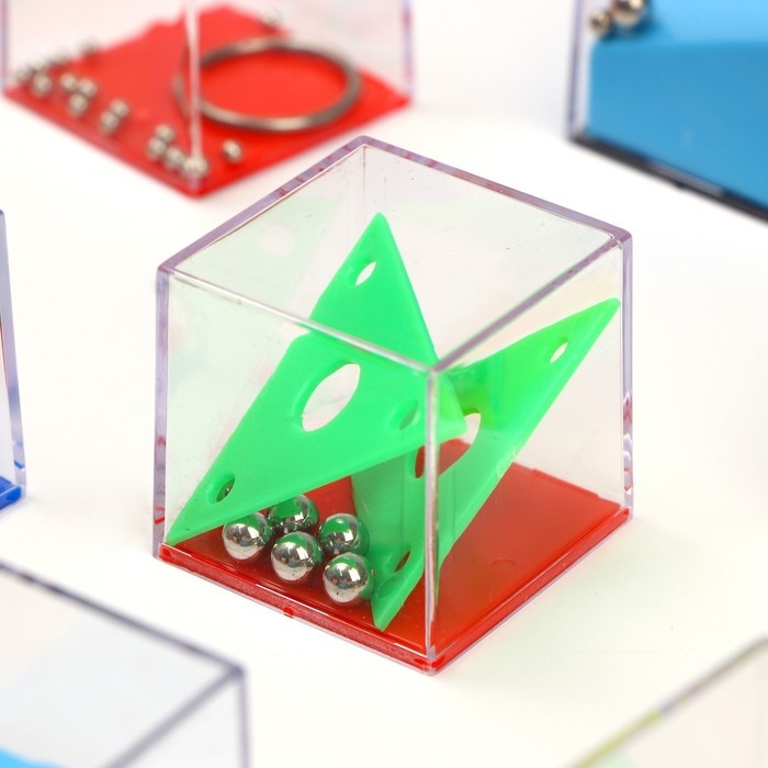 Головоломка лабиринт с шариком «Достигай большего», МИКС, в шоубоксе Головоломка лабиринт с шариком «Достигай большего», МИКС, в шоубоксе