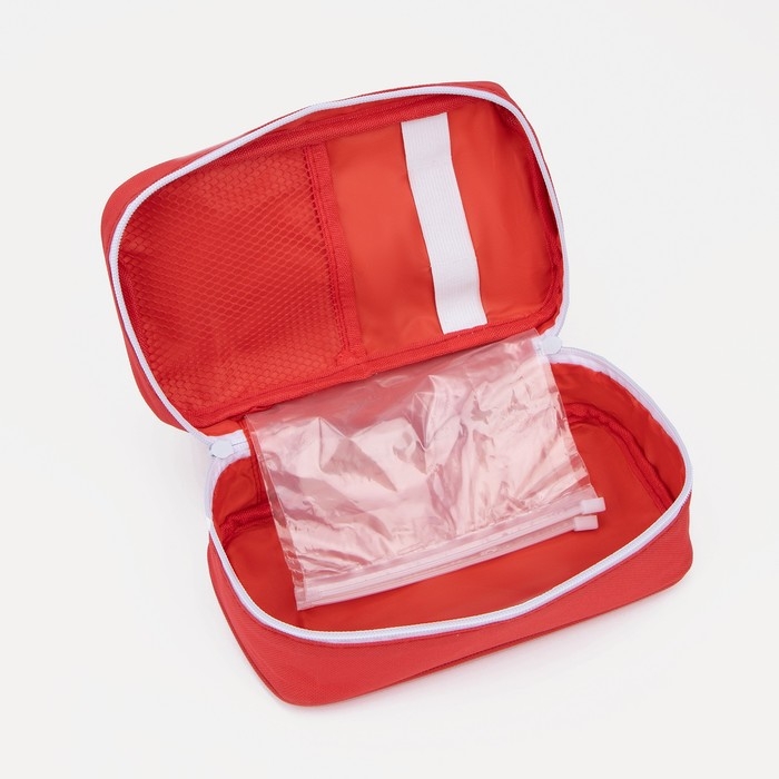 Косметичка - аптечка на молнии, цвет красный Косметичка - аптечка на молнии, цвет красный