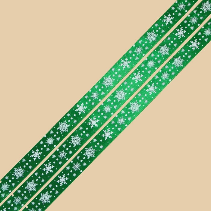 Лента атласная «Хоровод снежинок», зелёная, 2 см х 22.5 м Лента атласная «Хоровод снежинок», зелёная, 2 см х 22.5 м