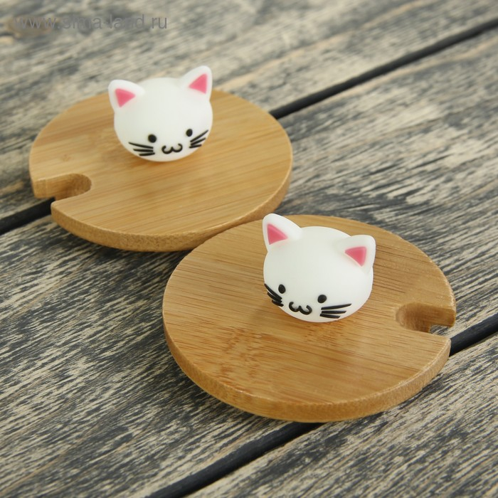 Кружка керамическая с деревянной крышкой и ложкой «Котик», 500 мл, цвет и рисунок МИКС Кружка керамическая с деревянной крышкой и ложкой «Котик», 500 мл, цвет и рисунок МИКС