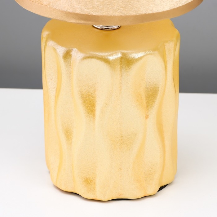 Настольная лампа Настольная лампа "Мюриэль" Е14 40Вт золотой 13х13х26,5 см