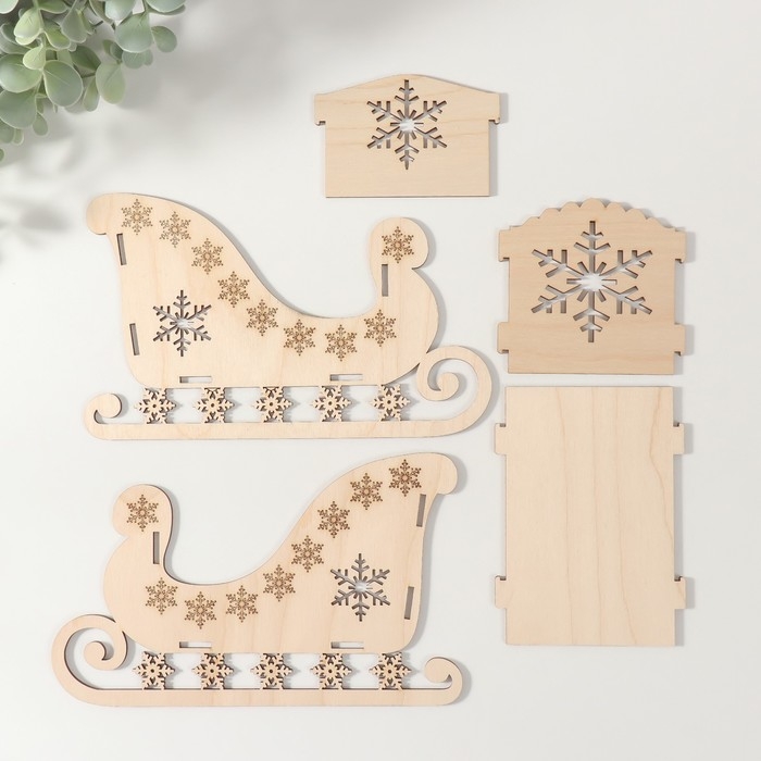 Шкатулка-сани  Шкатулка-сани "Снежиночки" 22х9х13,5 см (набор 5 деталей)