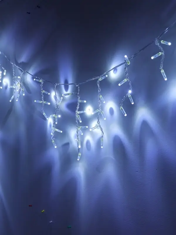 Гирлянда &laquo;Бахрома&raquo; 3&times;0.6 м, IP65, УМС, прозрачная нить, 144 LED, мерцание, свечение белое, 220 В