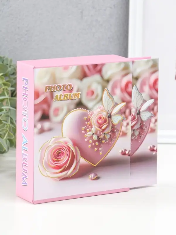 Фотоальбом на 40 фото 10х15 см "Сердце и розовая роза с бабочкой" в коробке 4,5х14х17 см