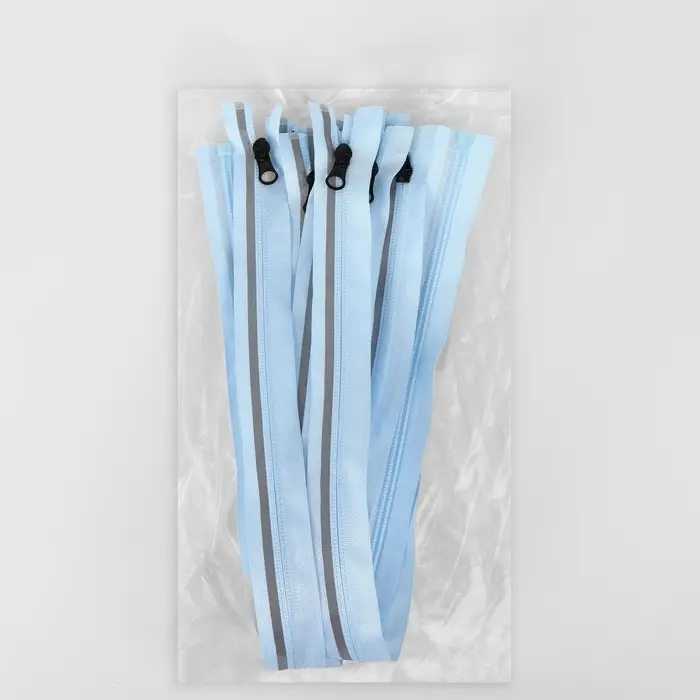 Молния «Спираль», №5, разъёмная, со светоотражающей полосой, замок автомат, 60 см, голубая Молния «Спираль», №5, разъёмная, со светоотражающей полосой, замок автомат, 60 см, голубая