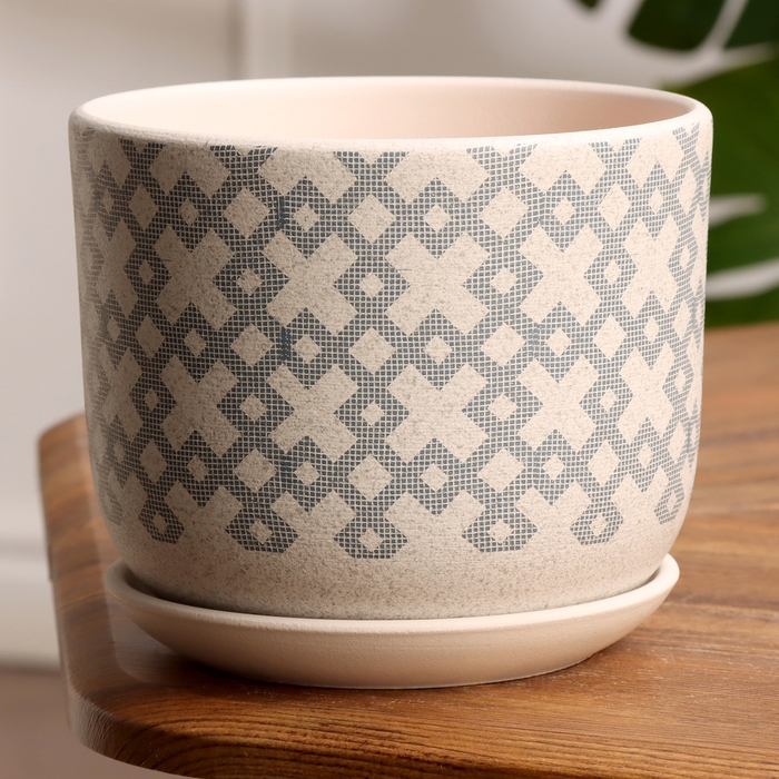 Горшок цветочный Кросс белый бук №2, 1,6 л, d - 15 см Горшок цветочный Кросс белый бук №2, 1,6 л, d - 15 см