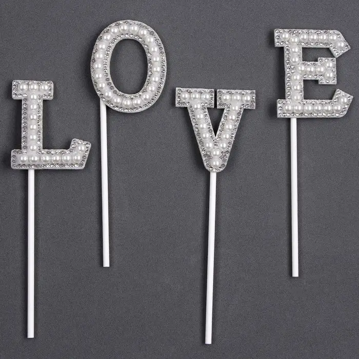 Топпер для торта LOVE, белый Топпер для торта LOVE, белый