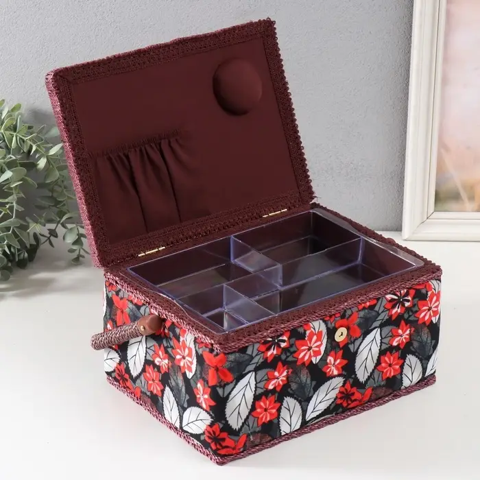 Шкатулка для рукоделия и шитья &laquo;Пуансеттия на чёрном&raquo;, хранение ниток, иголок, мелочи, 19&times;26&times;14.5 см