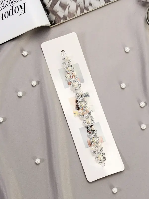 Аксессуар для волос &laquo;Никки&raquo;, цветы с бусинками, 17 см, серебро