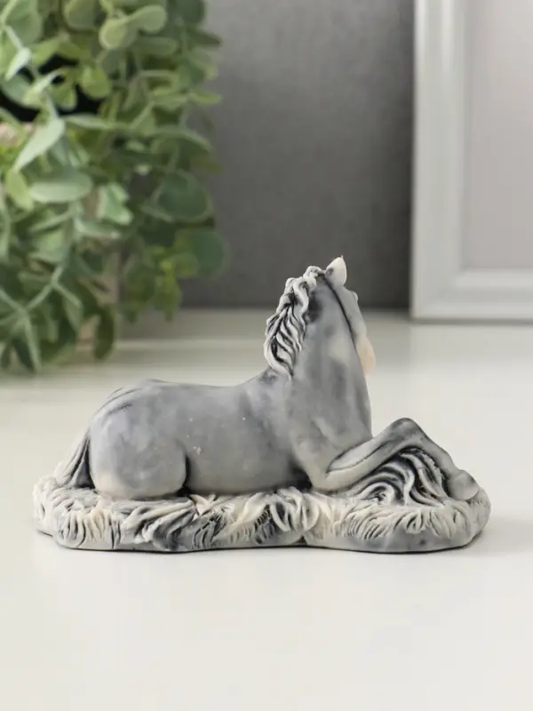 Сувенир "Лошадь лежащая" 7 см