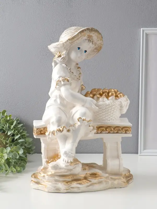 Фигура "Девочка на скамейке" перламутр с золотом, 46х31х22 см