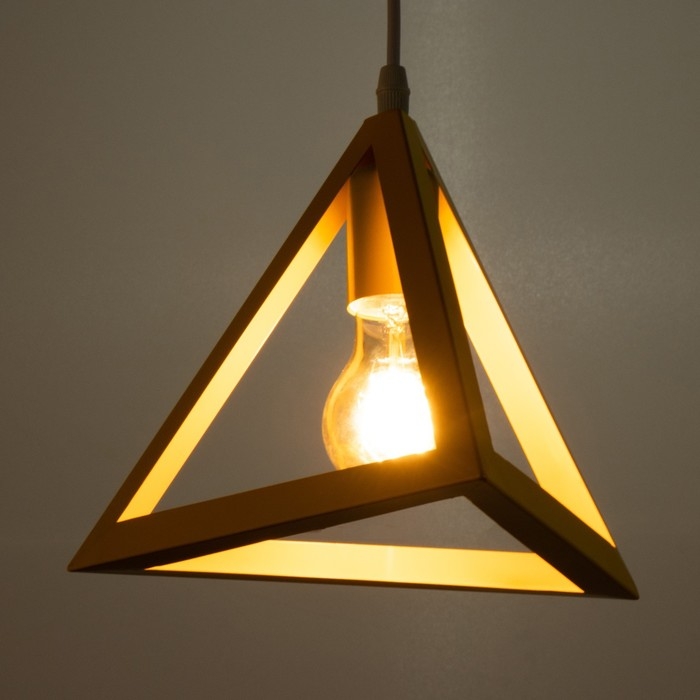 Светильник BayerLux Подвес Светильник BayerLux Подвес "Треугольник" 1x40Вт E27 желтый 16х16х18-116 см