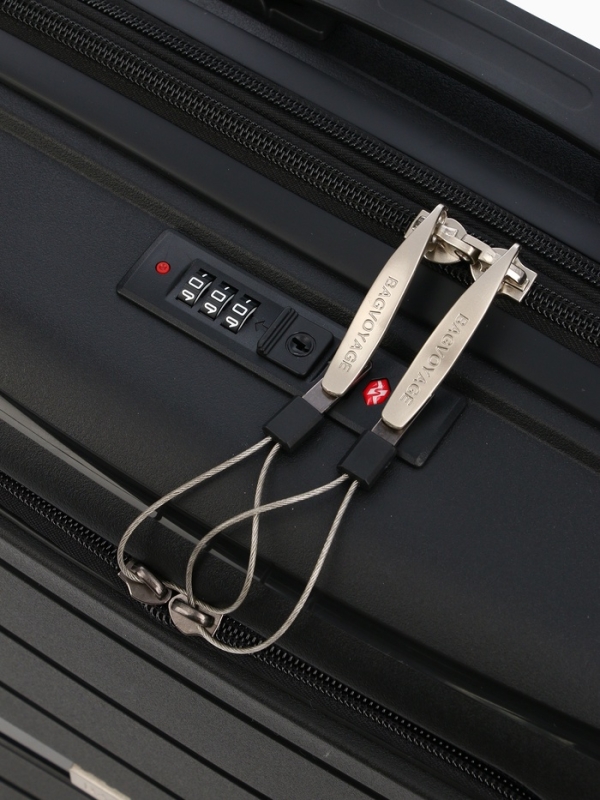 Чемодан 20 Чемодан 20", PP, 38*22*56, отд на молнии, отд/ноут, код замок, 4 колеса, черный