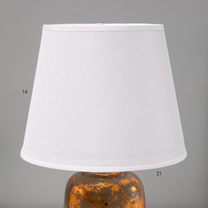 Настольная лампа Настольная лампа "Арнелла" Е14 40Вт бело-золотой 20х20х32 см