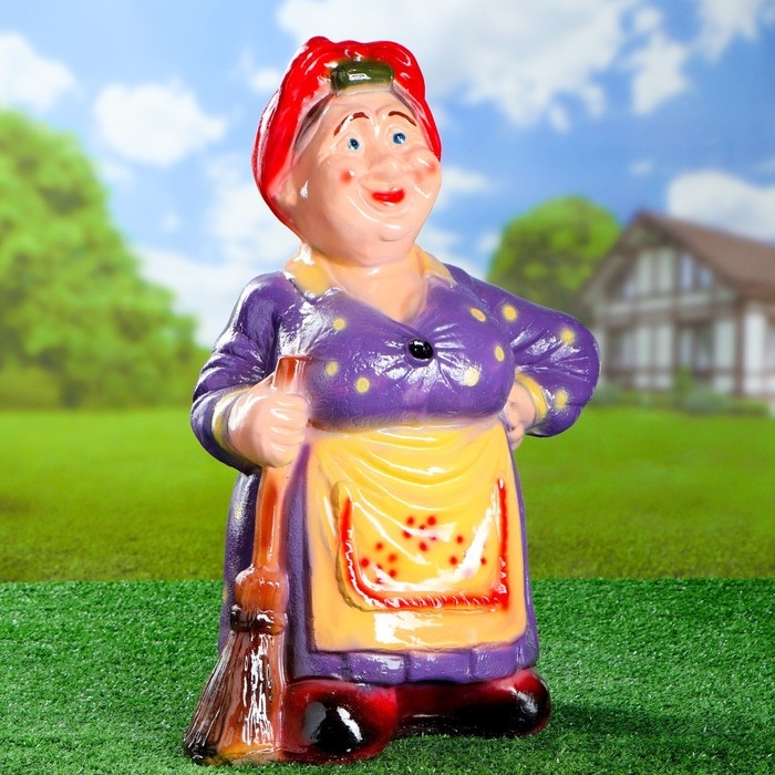 Садовая фигура  Садовая фигура "Теща с метлой средняя" 59х40х25см  МИКС