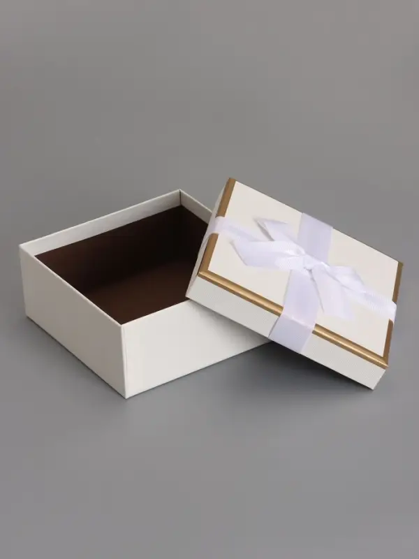 Набор подарочных коробок 3 в 1 квадратные, 19&times;19&times;9.5 см, 17&times;17&times;8 см, 15&times;15&times;6.5 см, с бантом, молочный